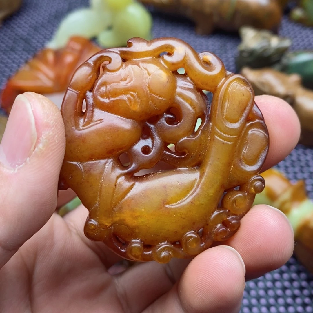 蛇纹石玉颈饰足银镀金镶嵌