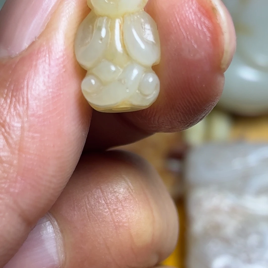 用***9和田玉（糖玉）未镶嵌挂件