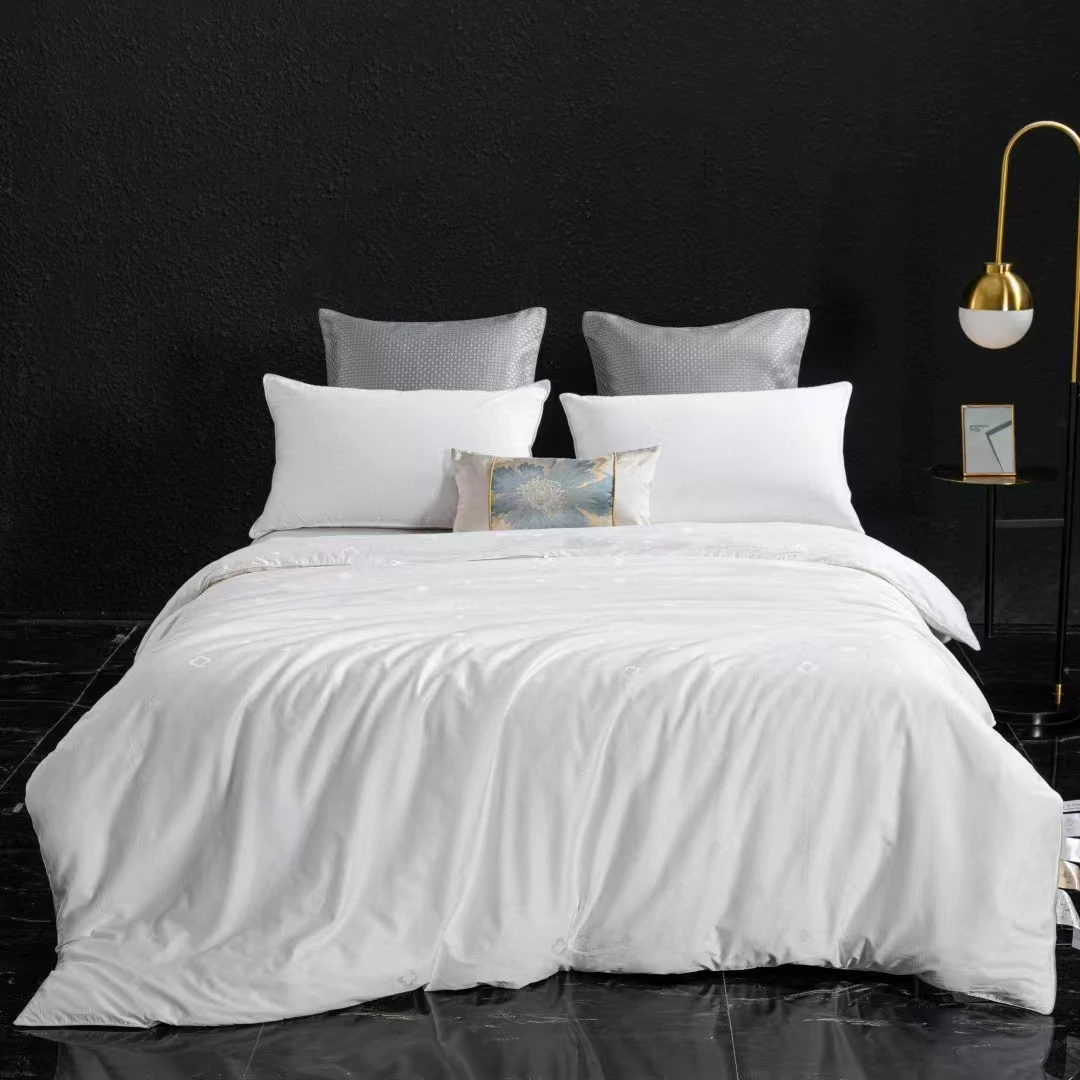 手工冬被桑蚕丝被空调被春秋被轻奢被芯被子保暖透气性好亲肤舒适