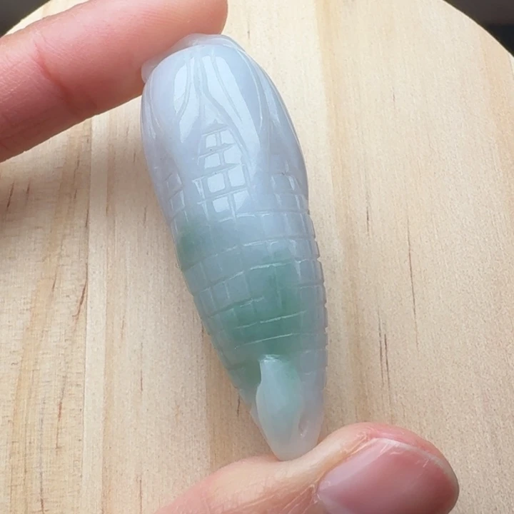 翡翠未镶嵌颈饰玉米