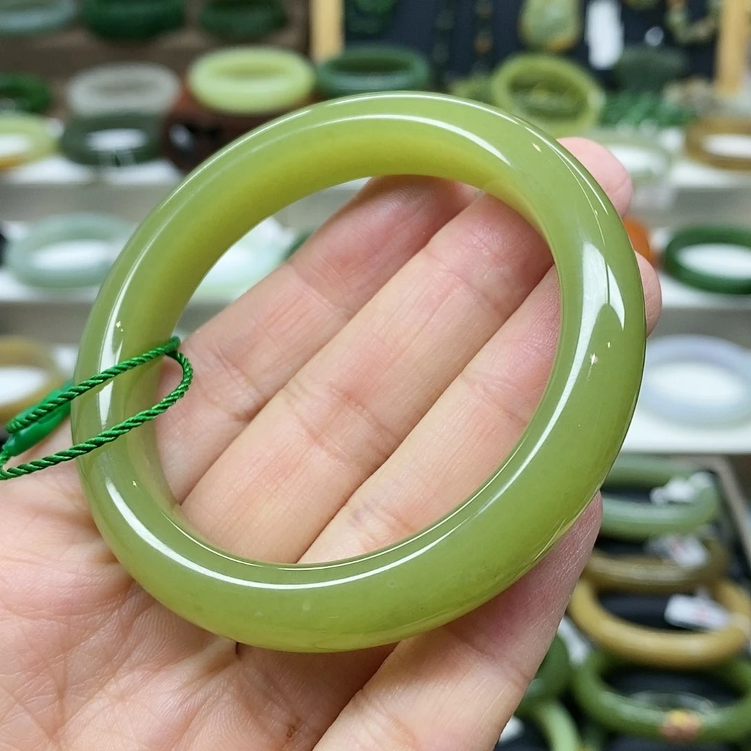 【闪购商品】未镶嵌手镯和田玉