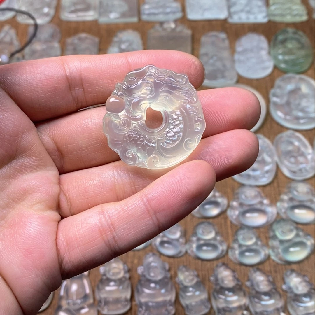 岫玉吊坠(不含链)未镶嵌