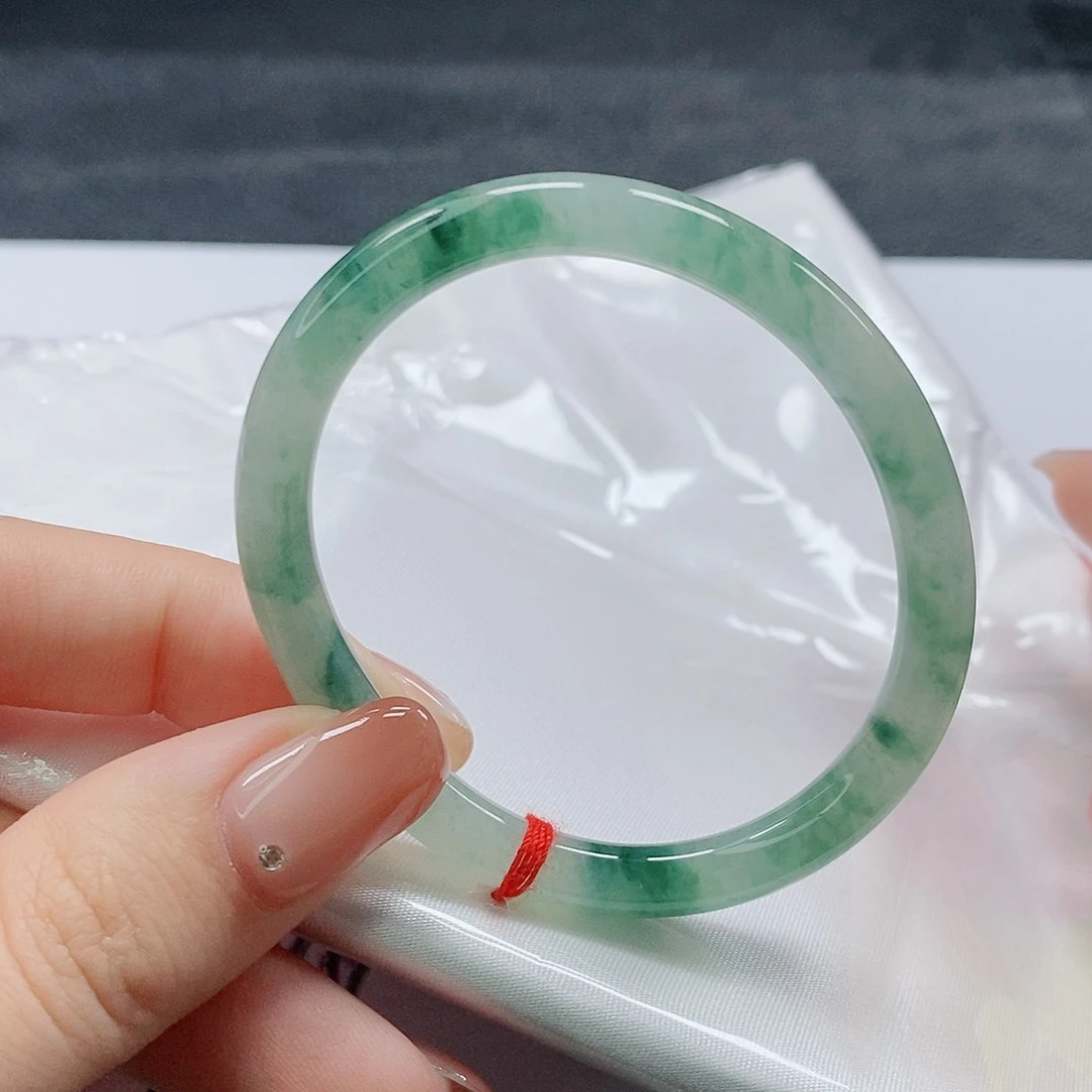 【闪购商品】未镶嵌手镯（贵妃镯）翡翠412号