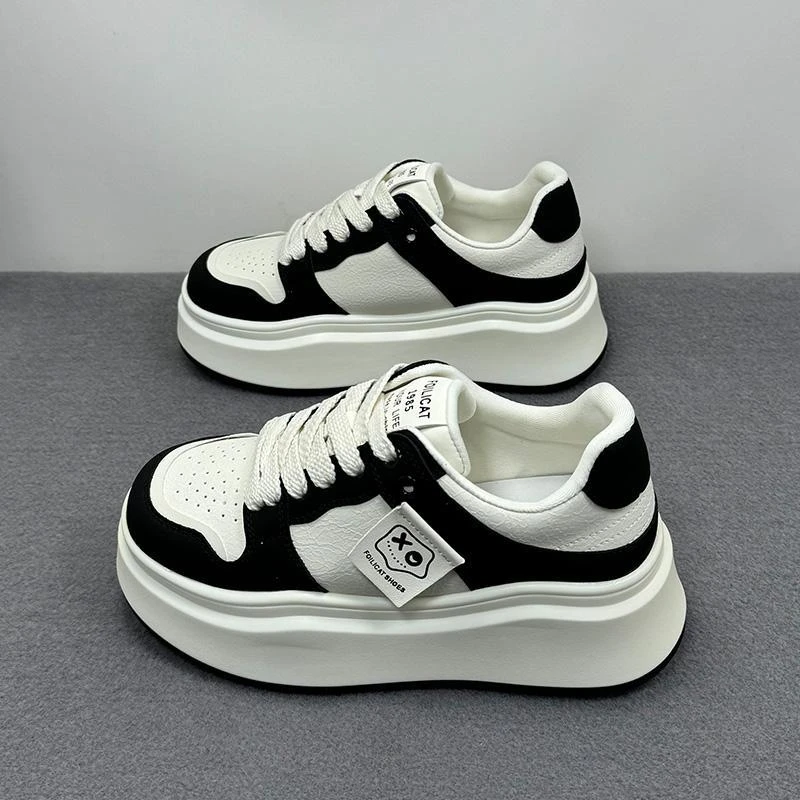 欧货厚底黑色熊猫小白鞋女秋季款小个子增高真皮百搭休闲板鞋女士