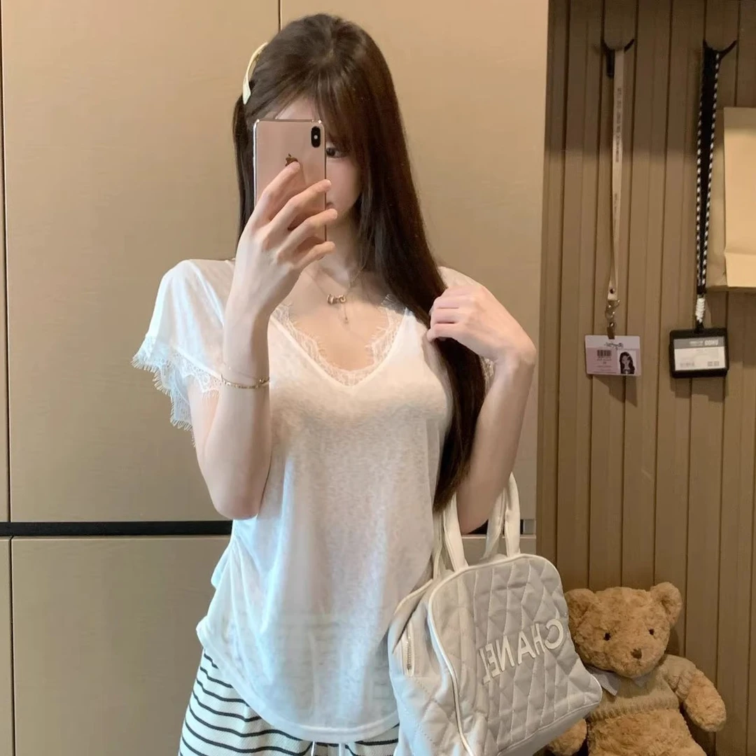 蕾丝拼接白色v领短袖面膜t恤女夏季薄款千金清冷感贵系衣服纯欲