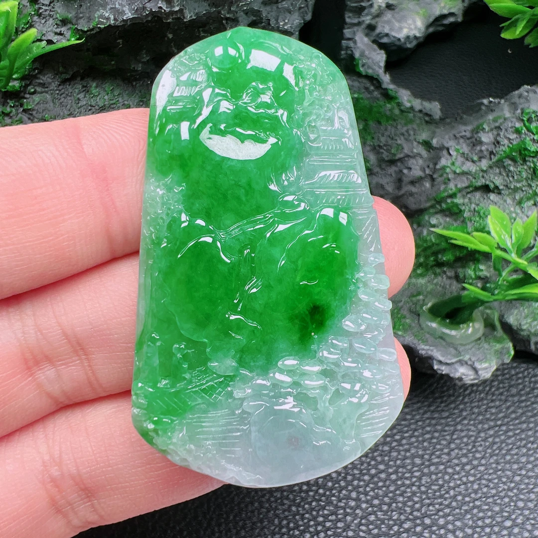 缅甸翡翠飘阳绿精雕山水牌