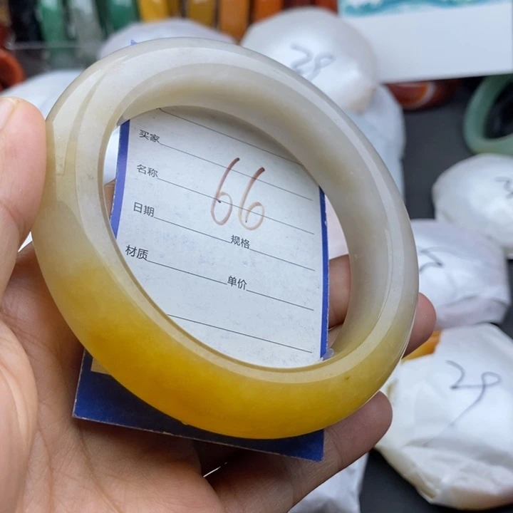 未镶嵌手镯石英质玉