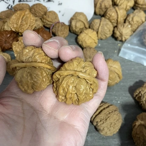 小***哥文玩核桃把件哈哈哈