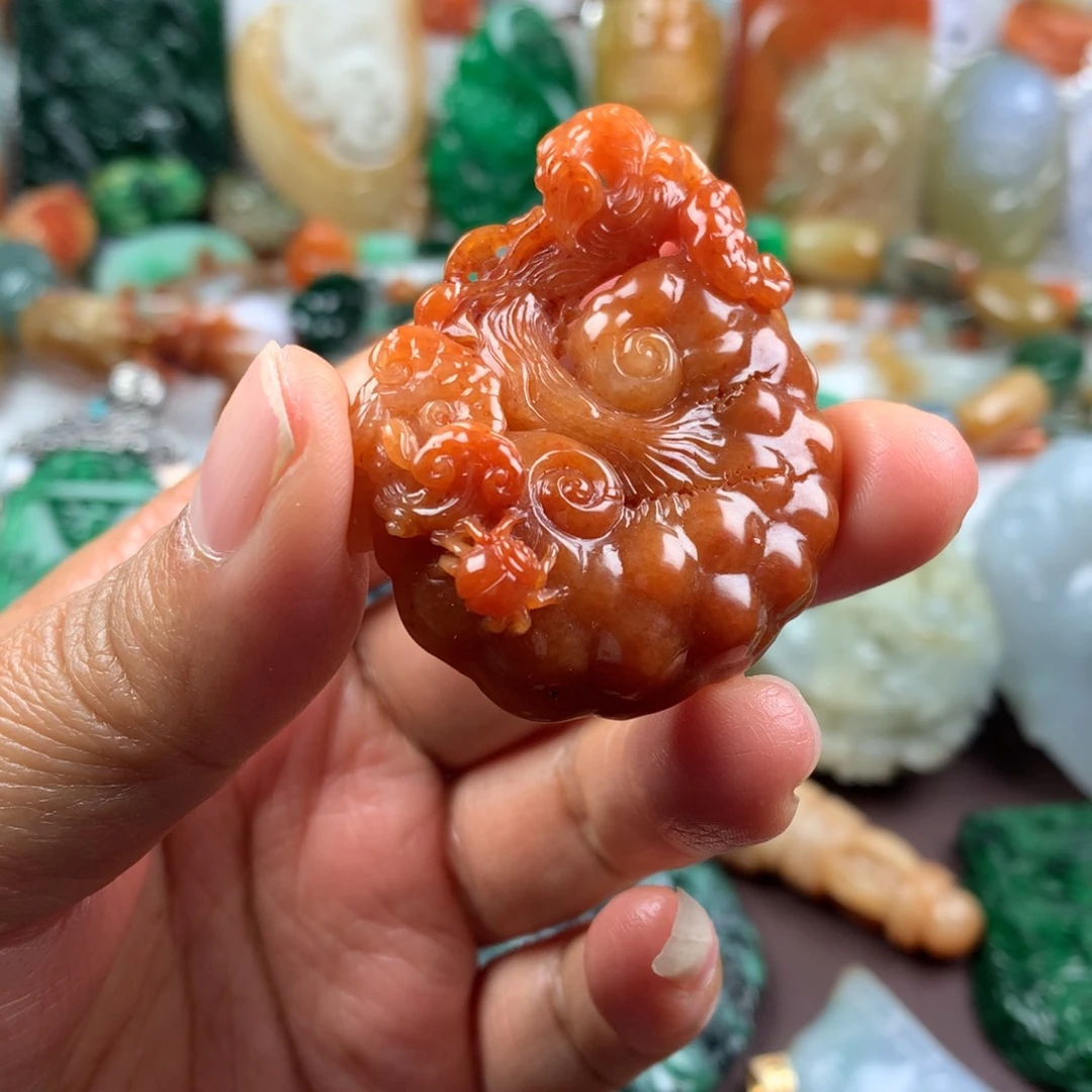 翡翠未镶嵌颈饰挂件