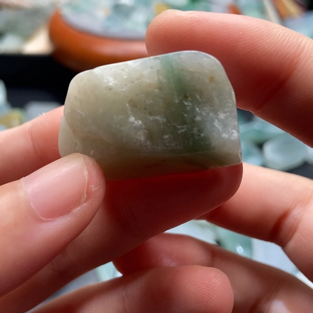 翡翠未镶嵌颈饰料子