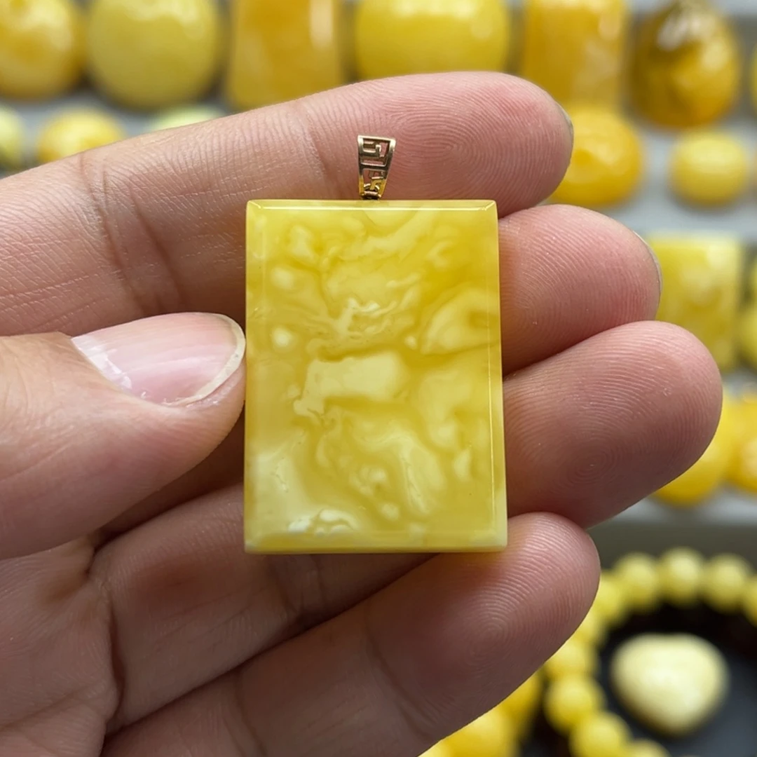 蜜蜡未镶嵌珠宝奇石