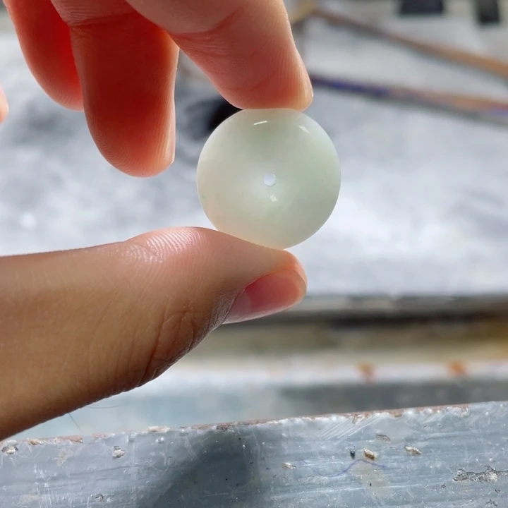 裸石翡翠虎虎珠宝手镯定制
