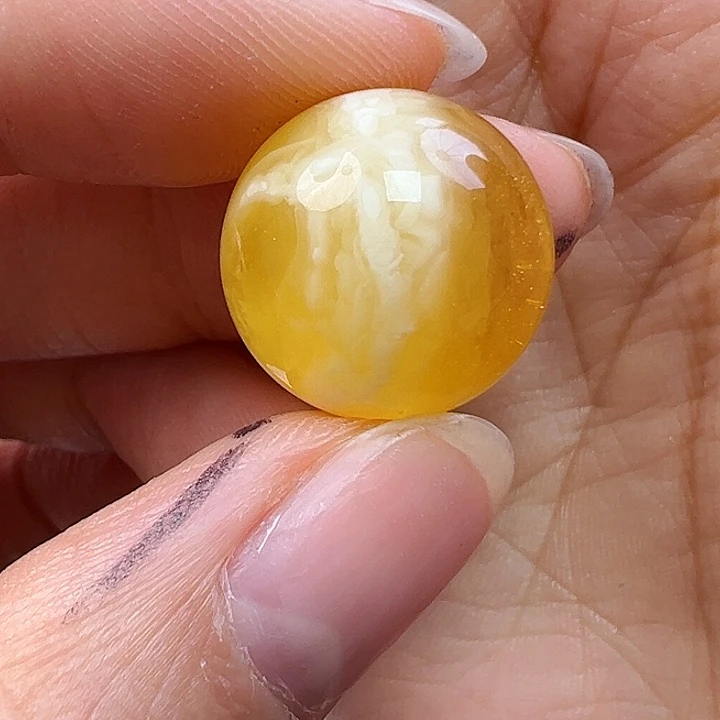 蜜蜡未镶嵌珠宝奇石