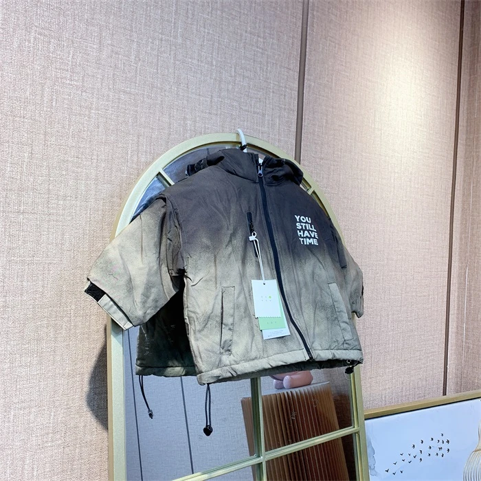 AA291   宝宝渐变色厚外套