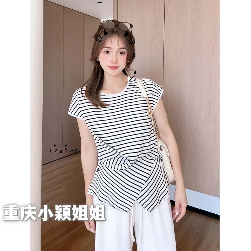 1法式交叉设计感短袖针织衫圆领显瘦不规则系扣收腰纯色夏季上衣