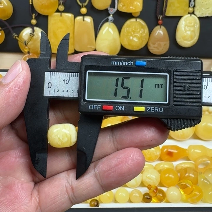 蜜蜡未镶嵌珠宝奇石墩子