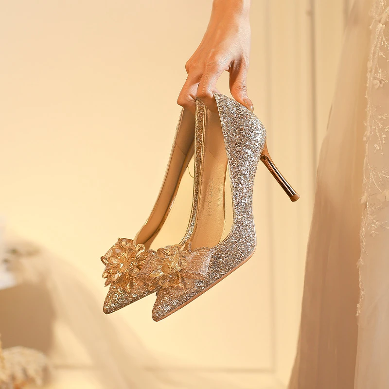 婚鞋女新娘鞋不累脚2025新款水晶结婚鞋中式秀禾婚纱小众感高跟鞋