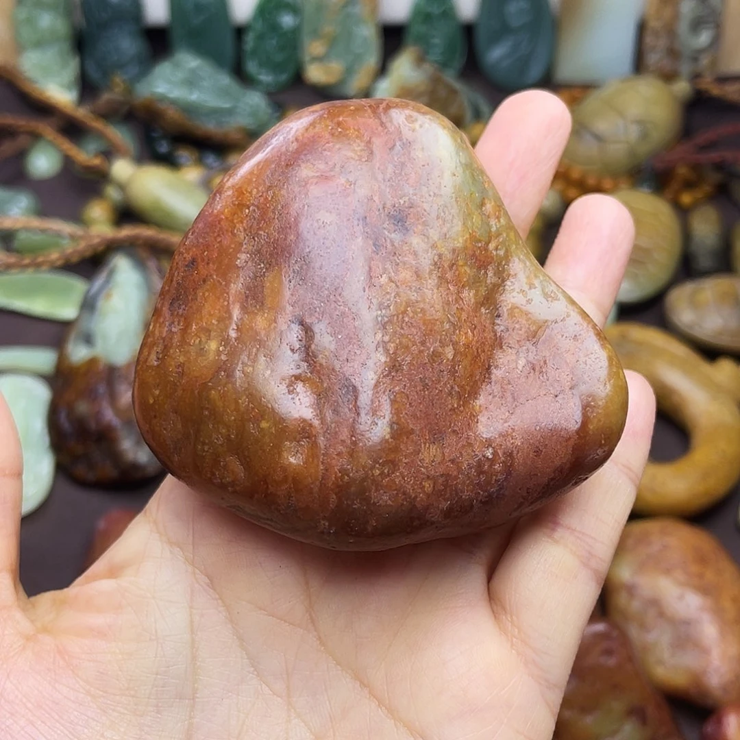 颈饰未镶嵌岫岩河磨玉（透闪石质玉）