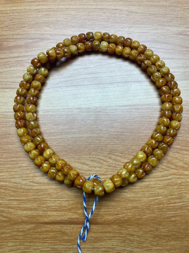 204号-高级骆驼牙雕刻百香老料脖挂-尺寸1.4左右