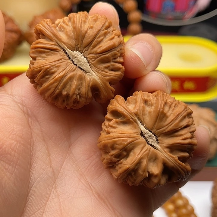 桃核吊坠王*42闷白狮子头