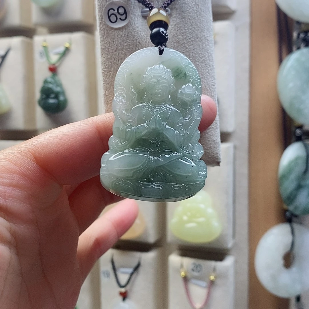 石英质玉未镶嵌颈饰