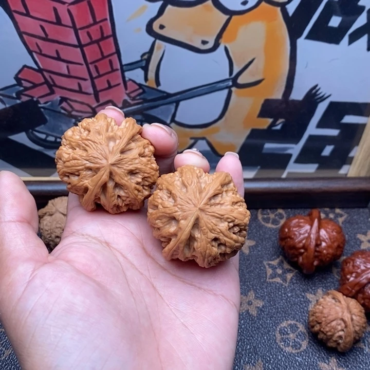 吼***吼文玩核桃吊坠42修尖粗筋