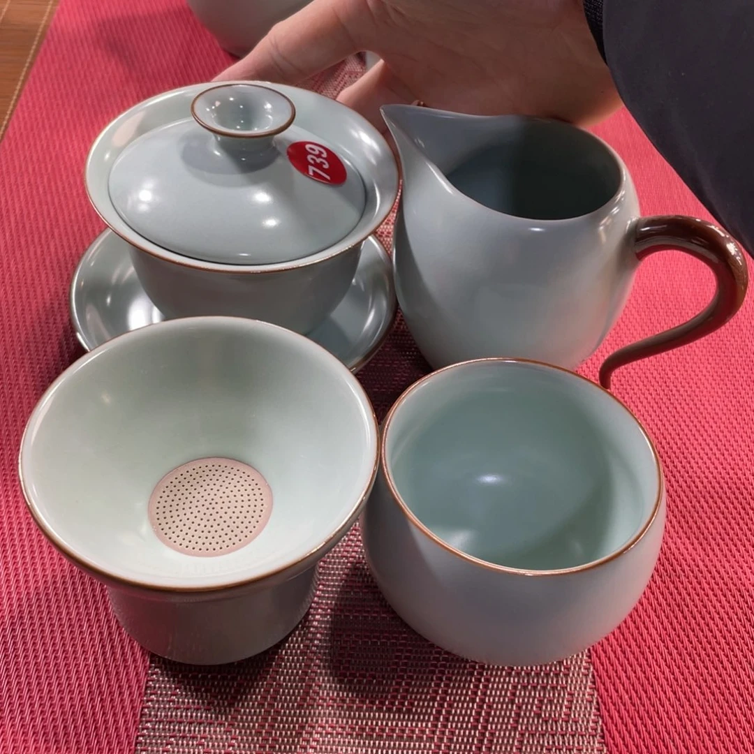 瓷片。。。。。。。。。。。。。。。。。。