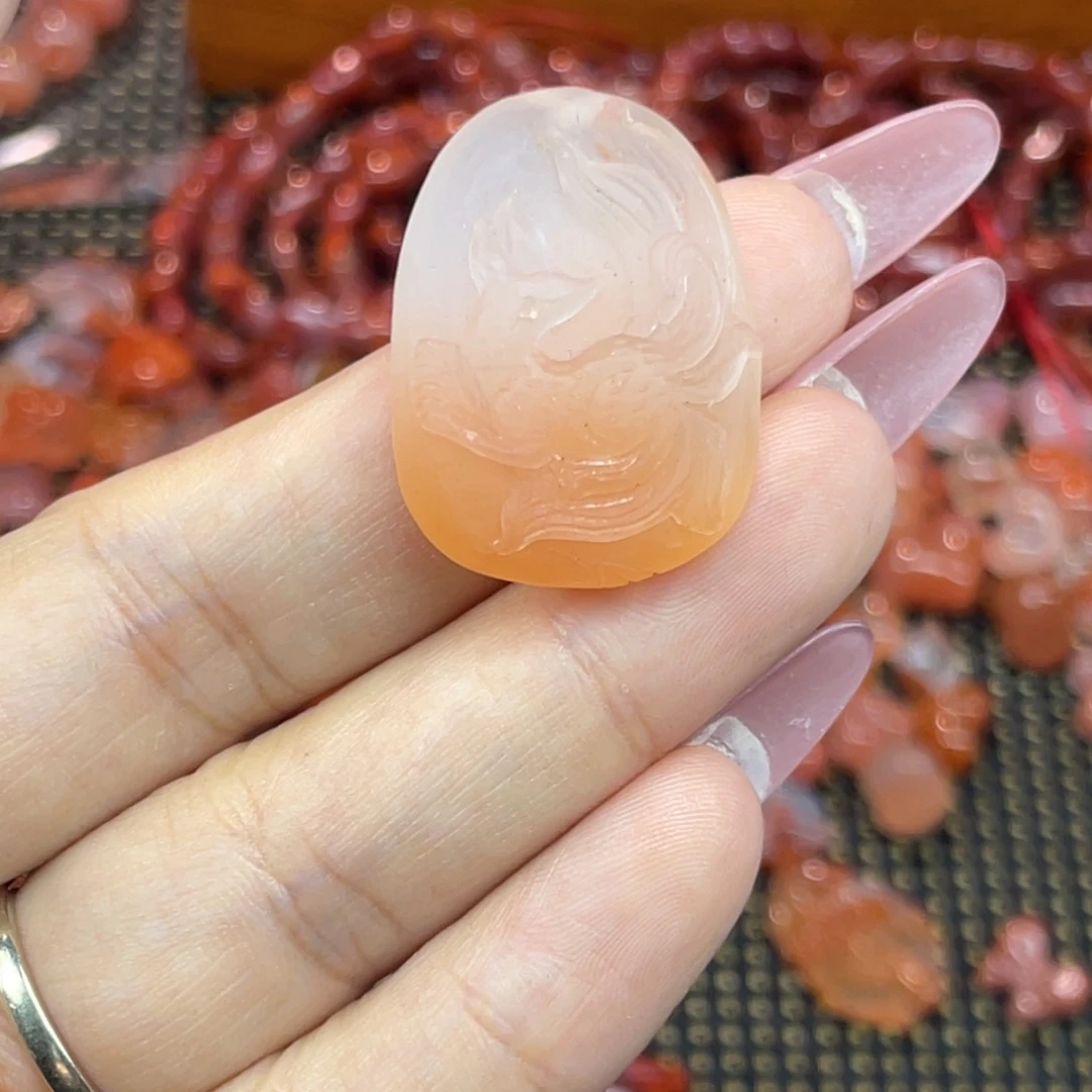 南红玛瑙未镶嵌配饰九尾狐