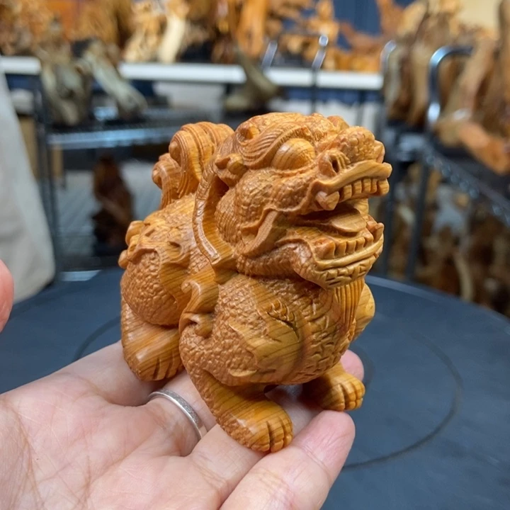 柏木（崖柏）手把件麒麟