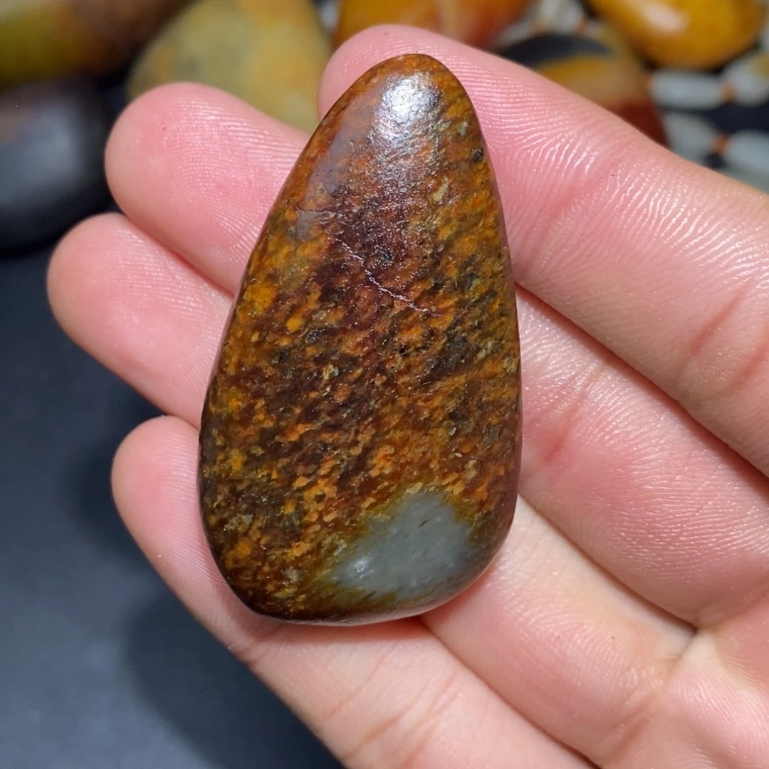 和田玉未镶嵌珠宝奇石