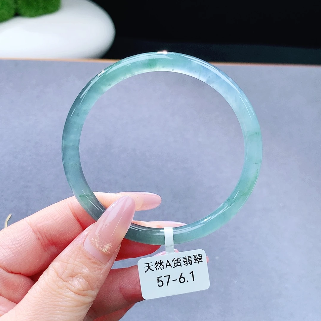 未镶嵌手镯（圆镯）翡翠