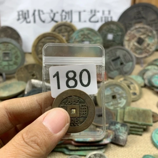 铜孔*兄现代文创工艺品