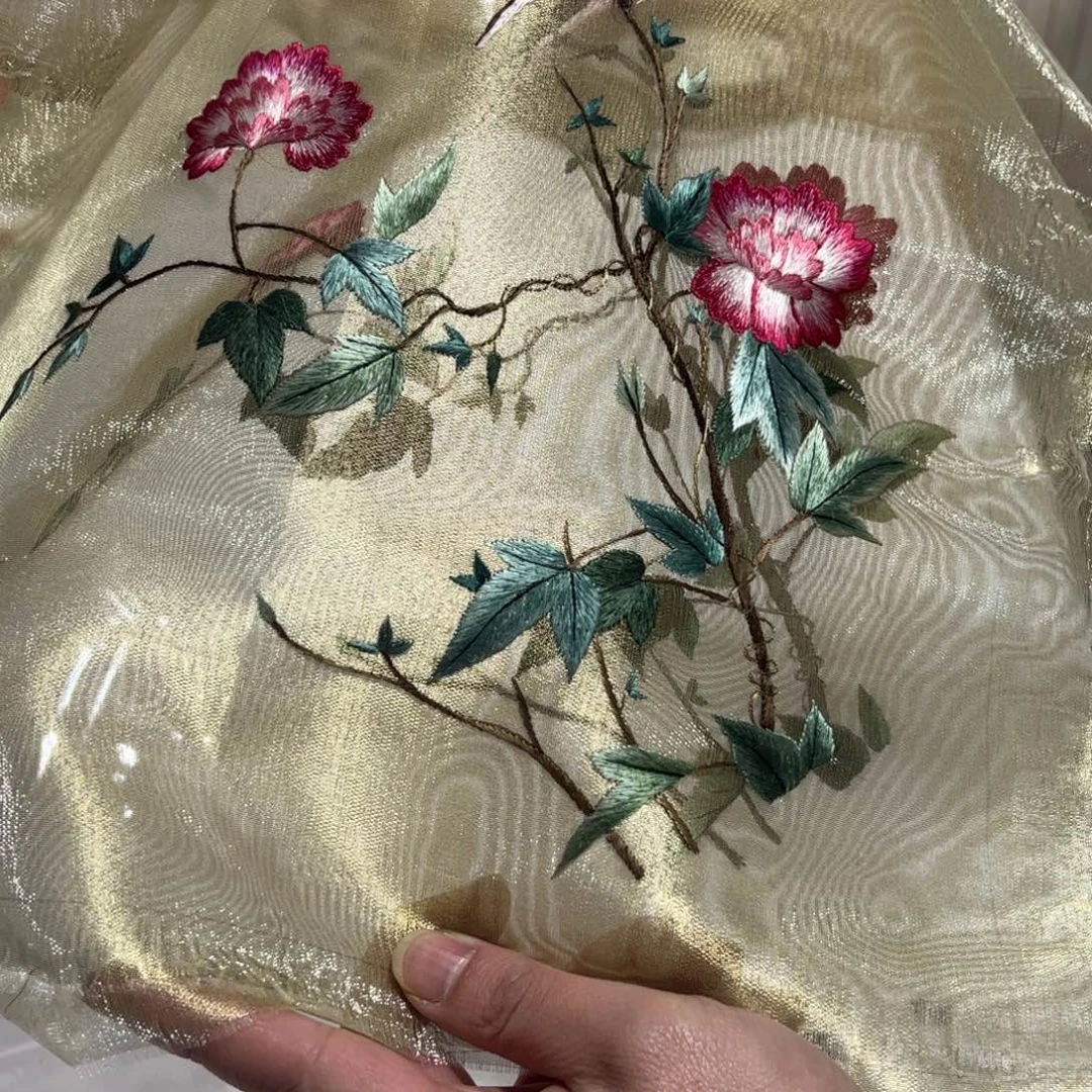 织绣纯手工制作的一款