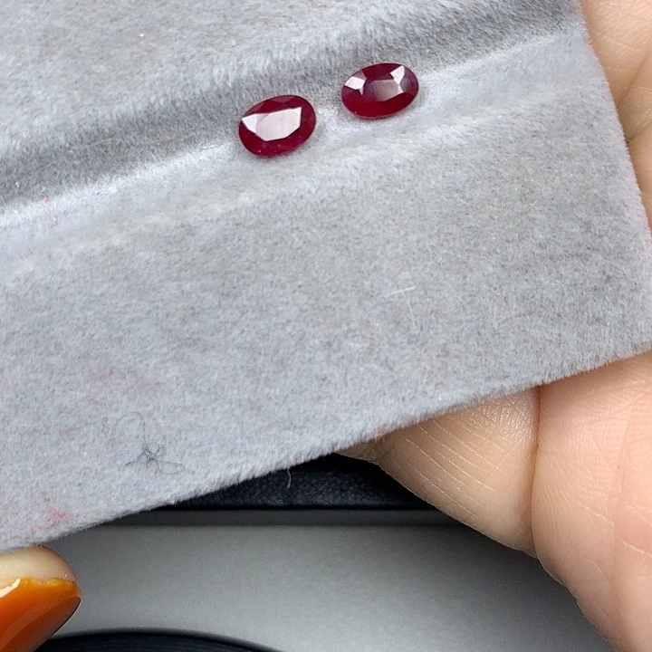 红宝石裸石1.2ct鸽血红红宝石一对