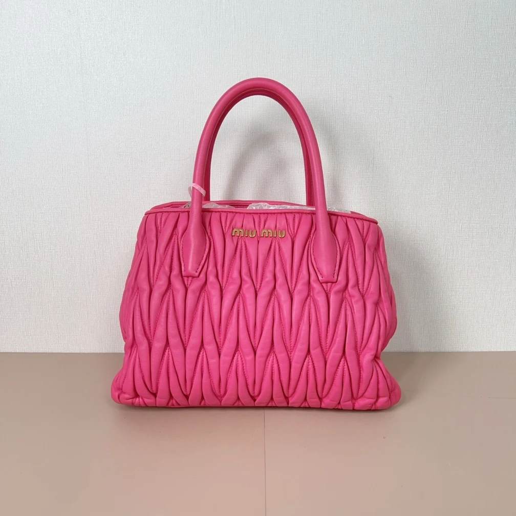 95新 MIU MIU/缪缪 缪缪褶皱手提包cj6720