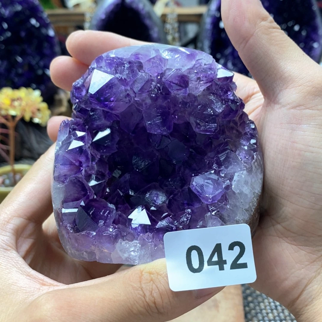 未镶嵌水晶大型摆件（非配饰）