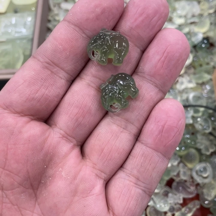 蛇纹石玉合金颈饰