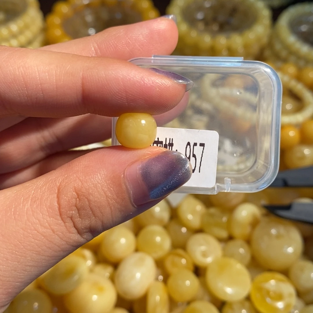 暖***生琥珀未镶嵌珠宝奇石957