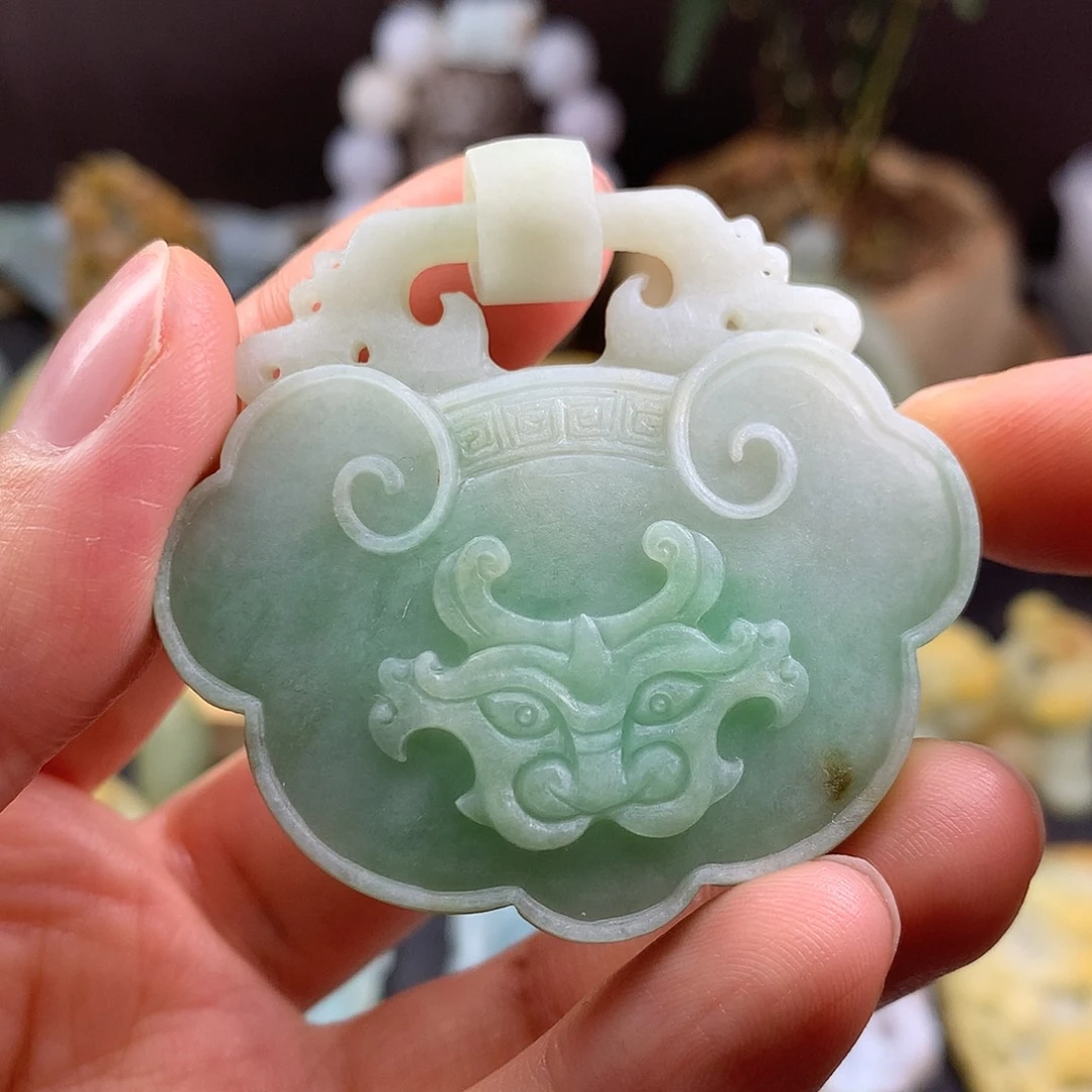 定制翡翠未镶嵌如意