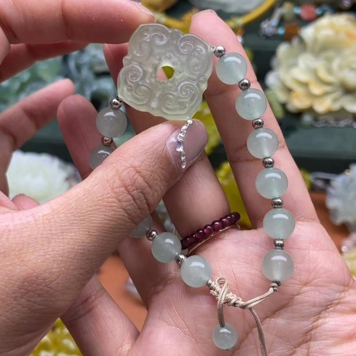 蛇纹石玉未镶嵌吊坠