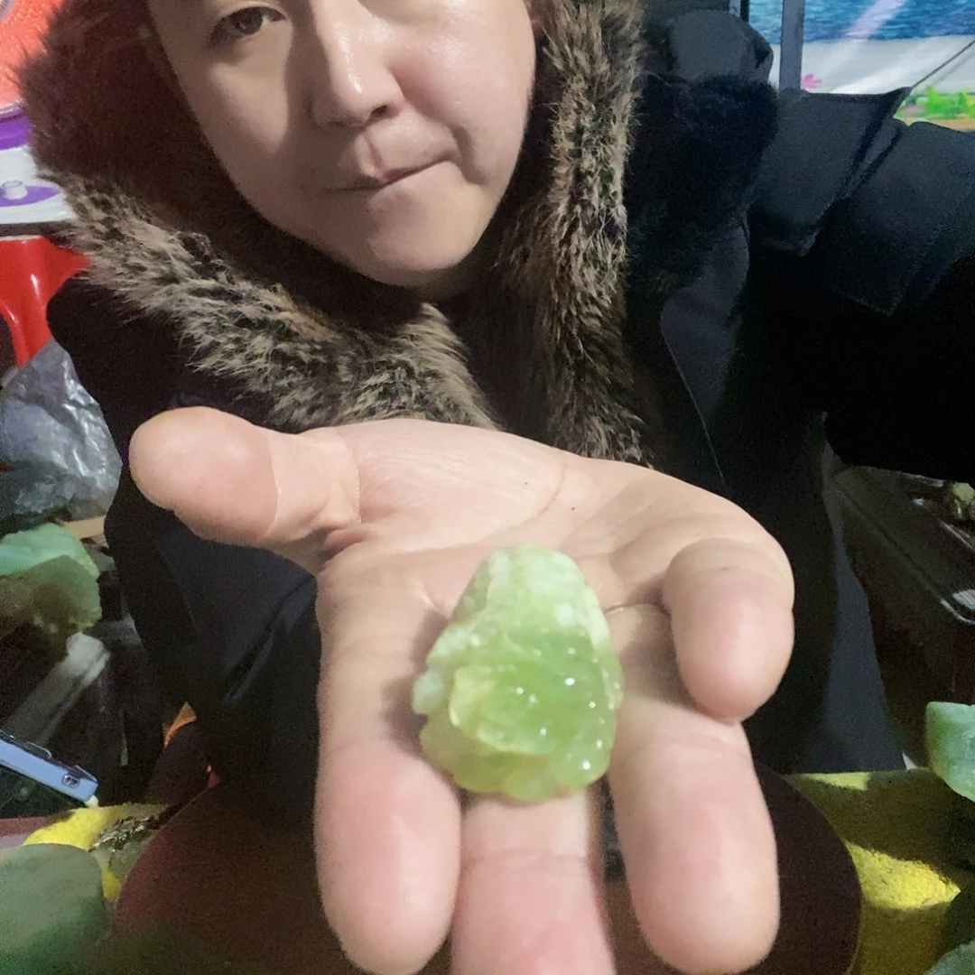 蛇纹石玉未镶嵌珠宝奇石