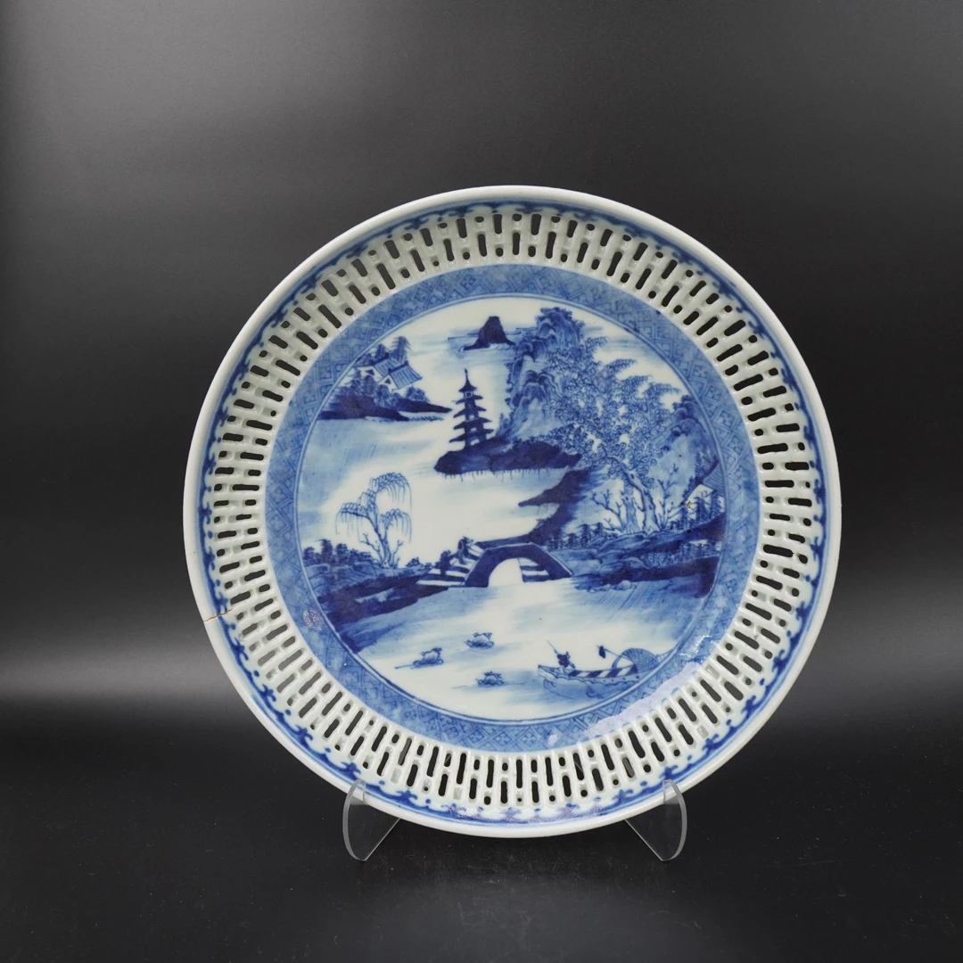 Lot.25072347清乾隆青花镂空山水人物画赏盘D：约28.7