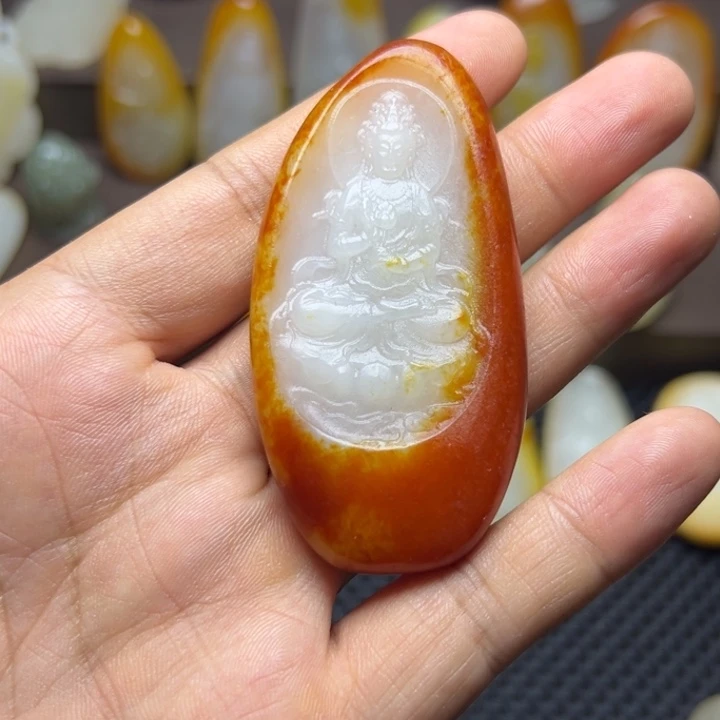 颈饰未镶嵌和田玉