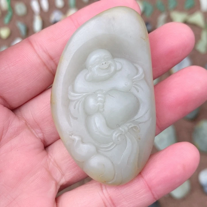 颈饰未镶嵌透闪石质玉