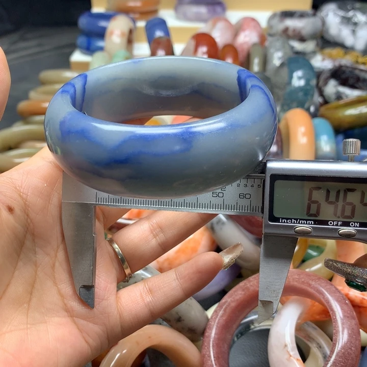 未镶嵌手镯石英质玉