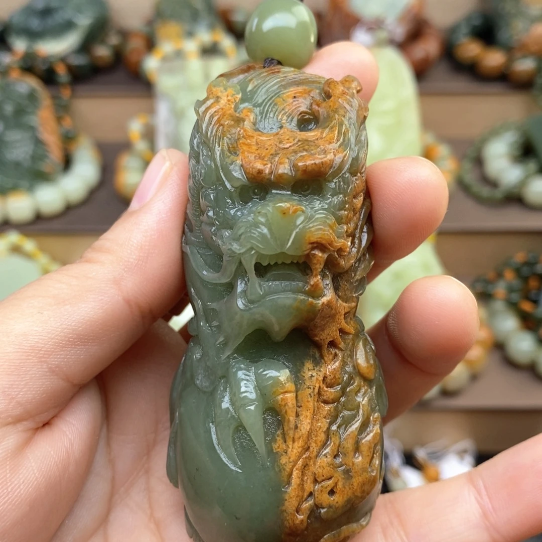 阳***水颈饰未镶嵌透闪石质玉