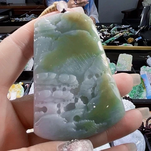 颈饰未镶嵌翡翠一个