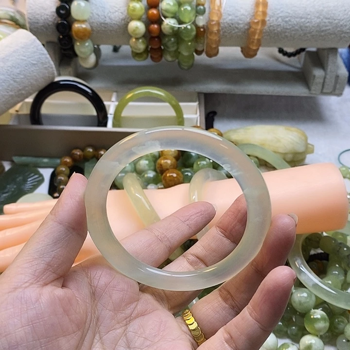 未镶嵌蛇纹石玉手镯重****册