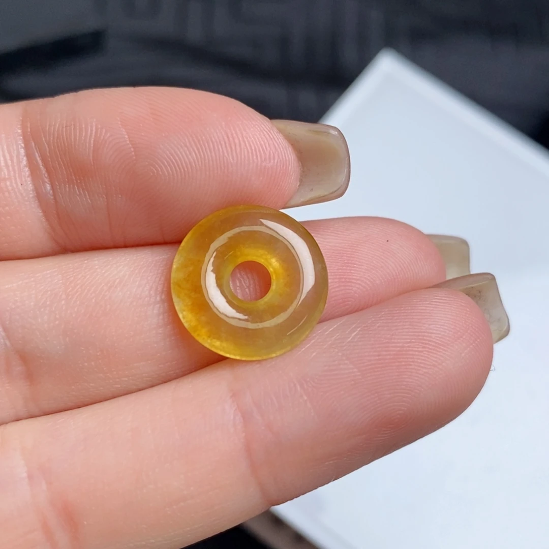 翡翠未镶嵌颈饰冰黄翡甜甜圈