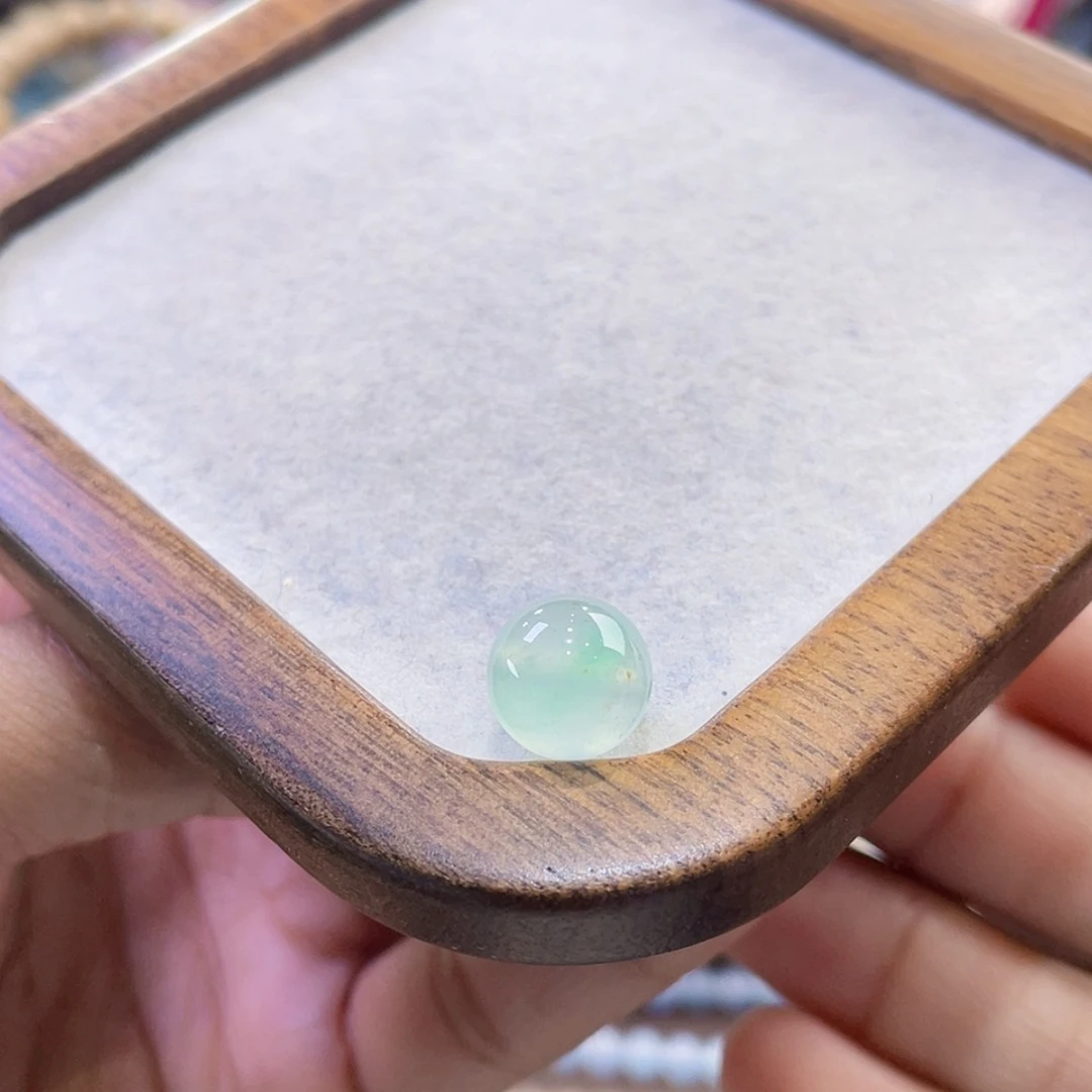 【闪购商品】翡翠颈饰未镶嵌甜绿